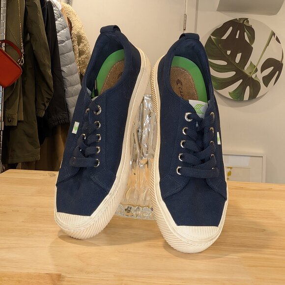 Cariuma Marine Blue Low Canvas Sneakers - Women's sz 9 - Picture 6 of 6